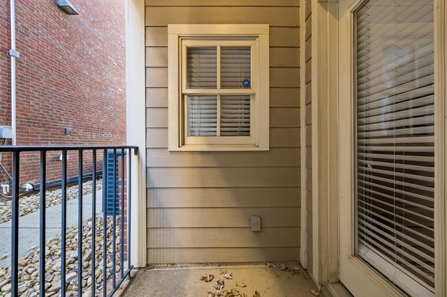 2110 Acklen Ave Apt 105, Nashville, TN 37212