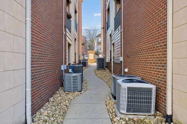 2110 Acklen Ave Apt 105, Nashville, TN 37212