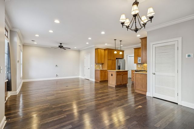 2110 Acklen Ave Apt 105, Nashville, TN 37212