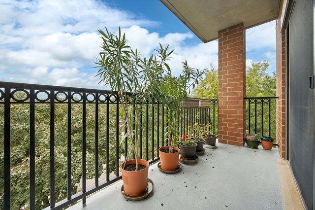 420 W Burlington Avenue 406, La Grange, IL 60525