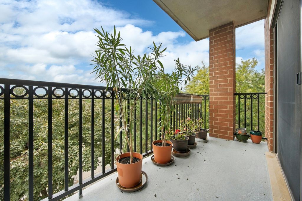 420 W Burlington Avenue 406, La Grange, IL 60525 — photo 3
