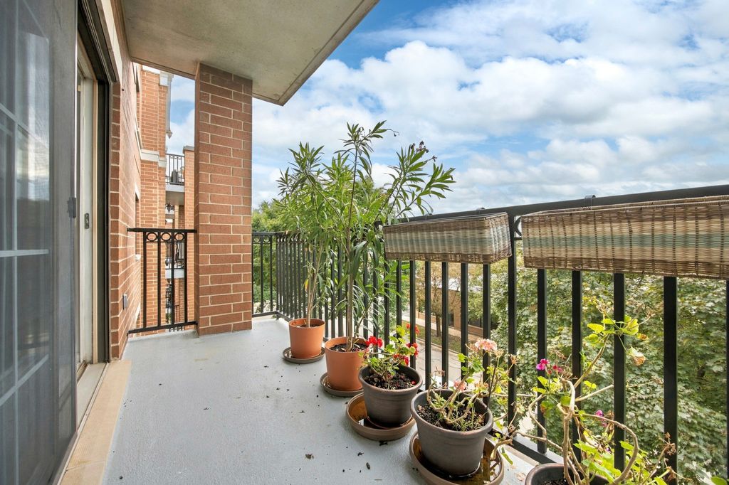 420 W Burlington Avenue 406, La Grange, IL 60525 — photo 4