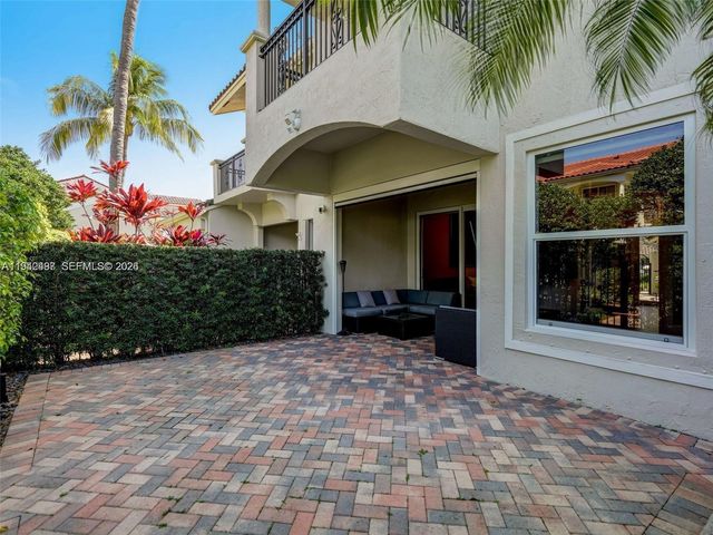 963 S Harbor View S, Hollywood, FL 33019
