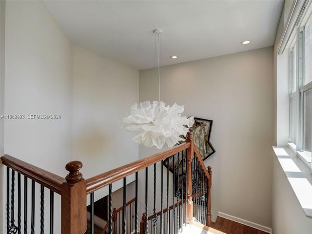963 S Harbor View S, Hollywood, FL 33019