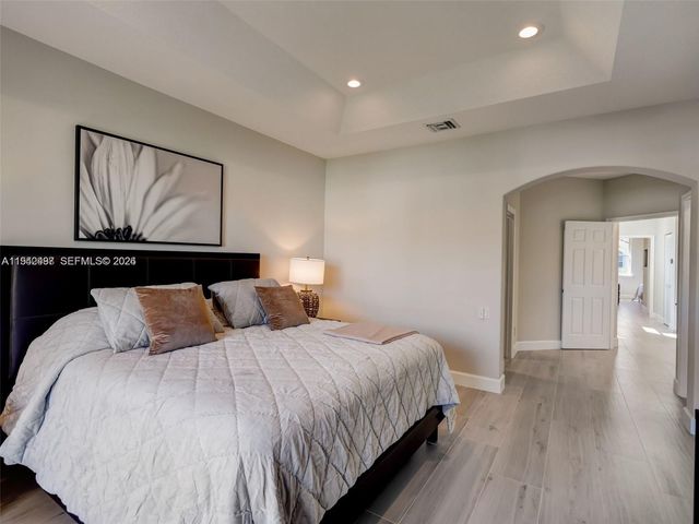 963 S Harbor View S, Hollywood, FL 33019