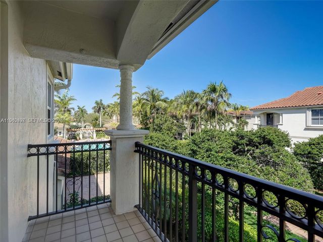 963 S Harbor View S, Hollywood, FL 33019
