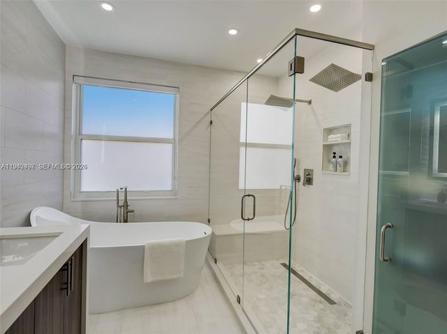 963 S Harbor View S, Hollywood, FL 33019