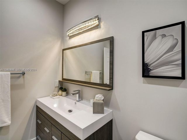 963 S Harbor View S, Hollywood, FL 33019