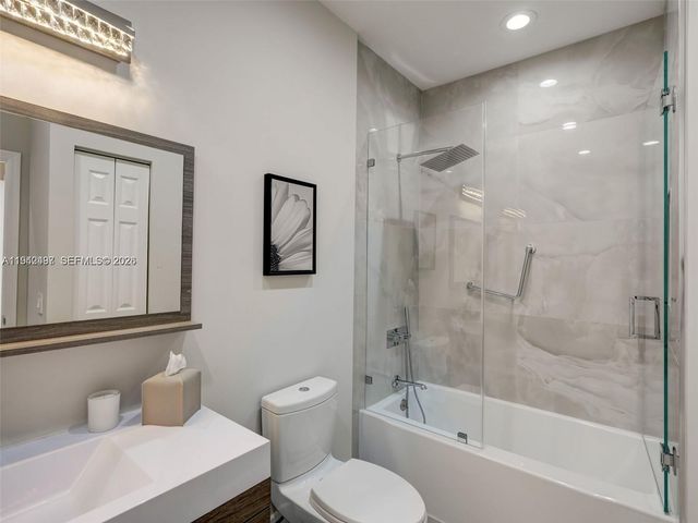 963 S Harbor View S, Hollywood, FL 33019