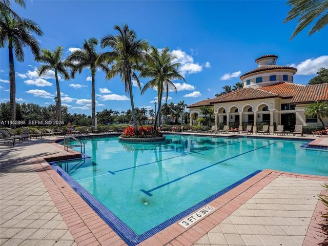 963 S Harbor View S, Hollywood, FL 33019
