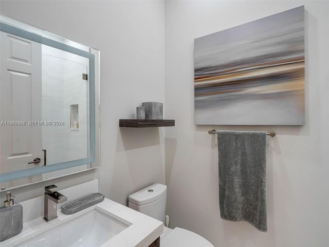 963 S Harbor View S, Hollywood, FL 33019