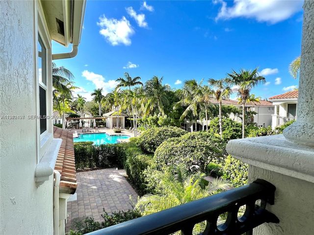 963 S Harbor View S, Hollywood, FL 33019