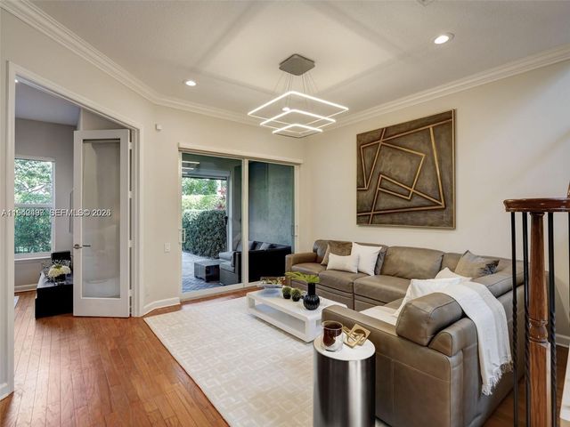 963 S Harbor View S, Hollywood, FL 33019
