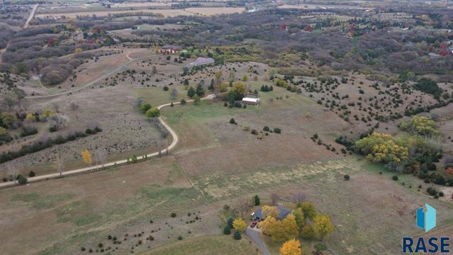 8701 E Maple St Street, Brandon, SD 57005