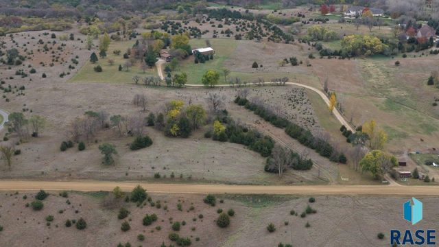 8701 E Maple St Street, Brandon, SD 57005