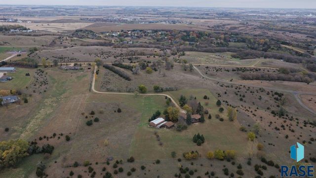 8701 E Maple St Street, Brandon, SD 57005