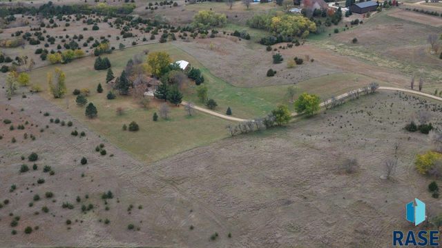 8701 E Maple St Street, Brandon, SD 57005