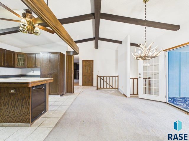 8701 E Maple St Street, Brandon, SD 57005