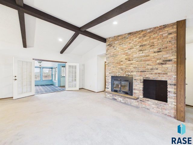 8701 E Maple St Street, Brandon, SD 57005