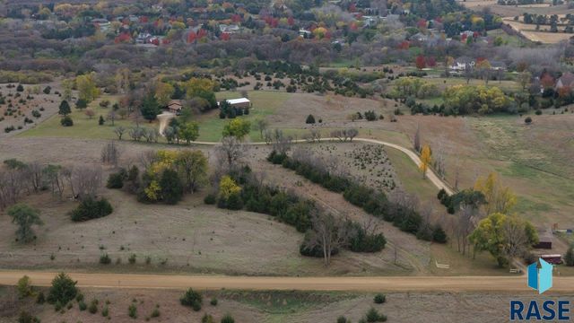 8701 E Maple St Street, Brandon, SD 57005