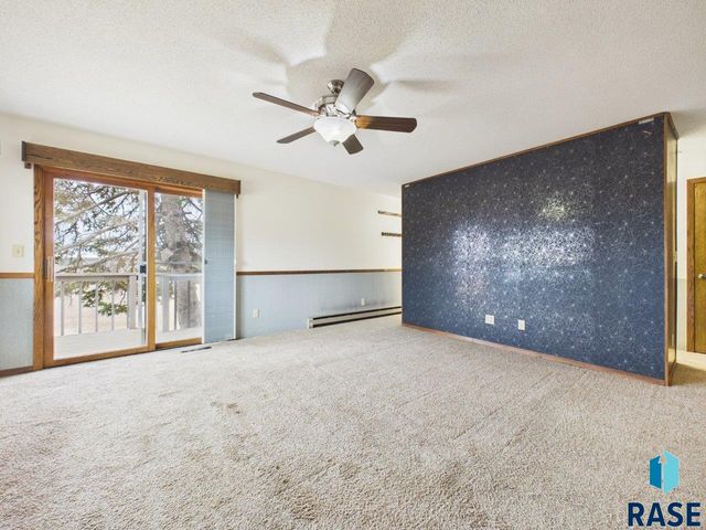 8701 E Maple St Street, Brandon, SD 57005