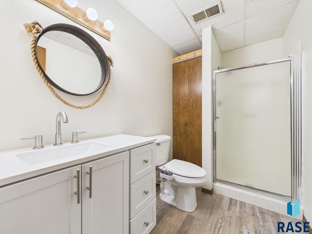 8701 E Maple St Street, Brandon, SD 57005