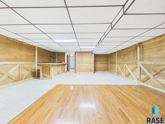 8701 E Maple St Street, Brandon, SD 57005