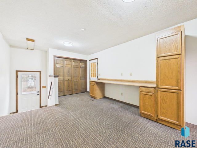 8701 E Maple St Street, Brandon, SD 57005