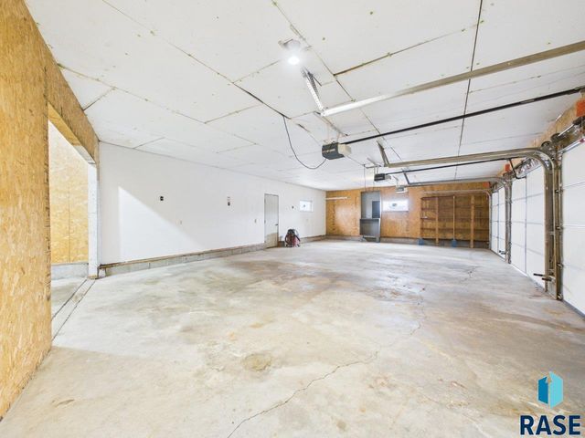 8701 E Maple St Street, Brandon, SD 57005