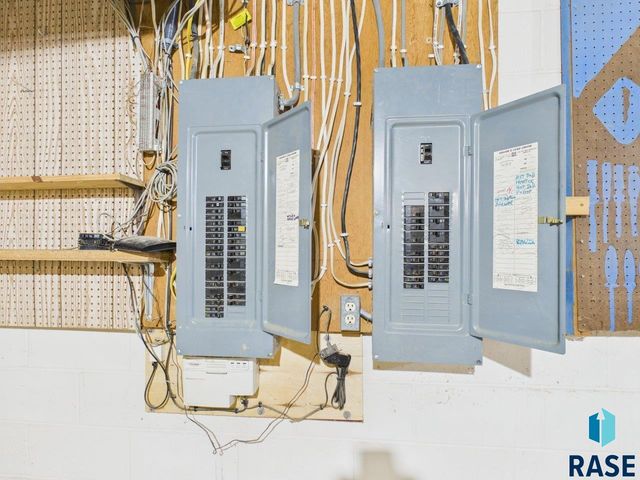 8701 E Maple St Street, Brandon, SD 57005