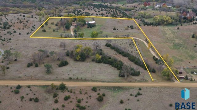 8701 E Maple St Street, Brandon, SD 57005