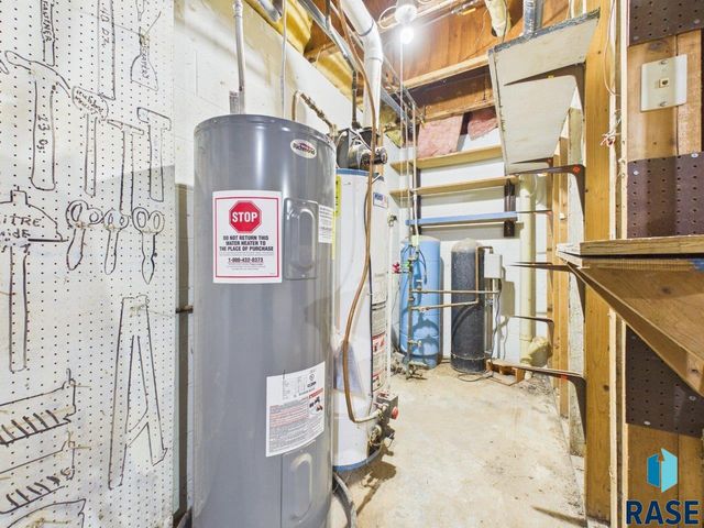 8701 E Maple St Street, Brandon, SD 57005