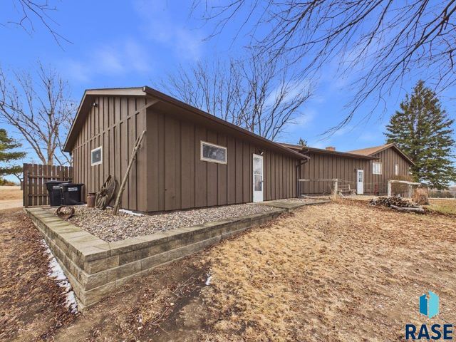 8701 E Maple St Street, Brandon, SD 57005