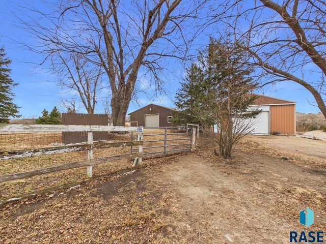 8701 E Maple St Street, Brandon, SD 57005