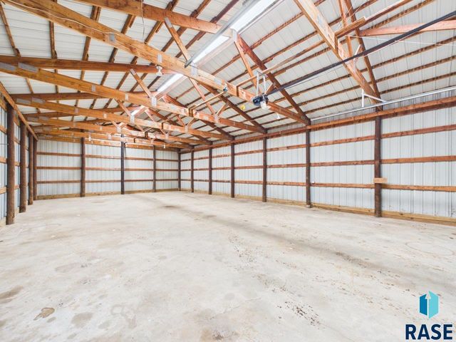 8701 E Maple St Street, Brandon, SD 57005