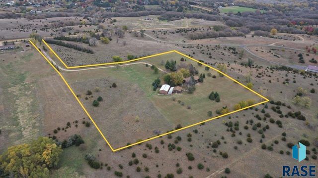 8701 E Maple St Street, Brandon, SD 57005