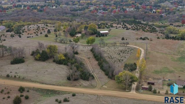 8701 E Maple St Street, Brandon, SD 57005