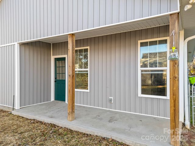 409 S Lyles Avenue, Landrum, SC 29356