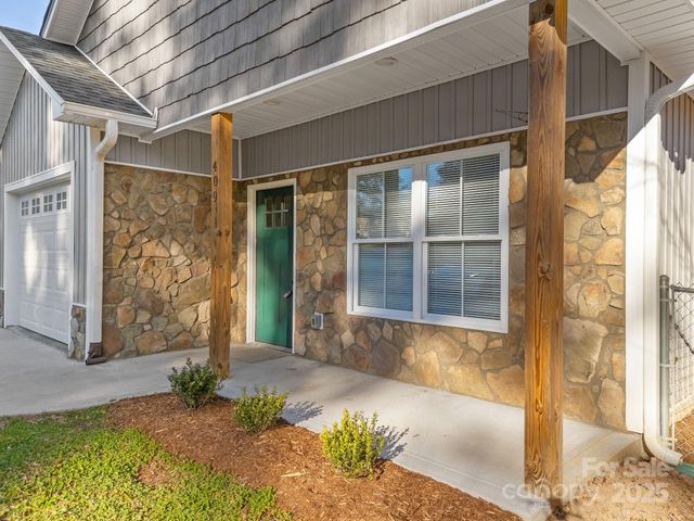 409 S Lyles Avenue, Landrum, SC 29356