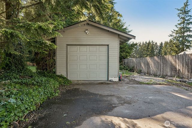 7624 52nd Avenue E, Tacoma, WA 98443