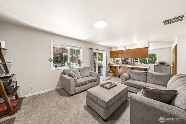 7624 52nd Avenue E, Tacoma, WA 98443