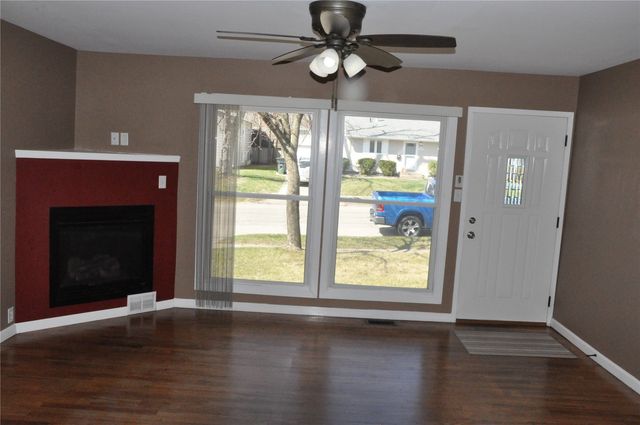 1208 38th Street SE, Cedar Rapids, IA 52403