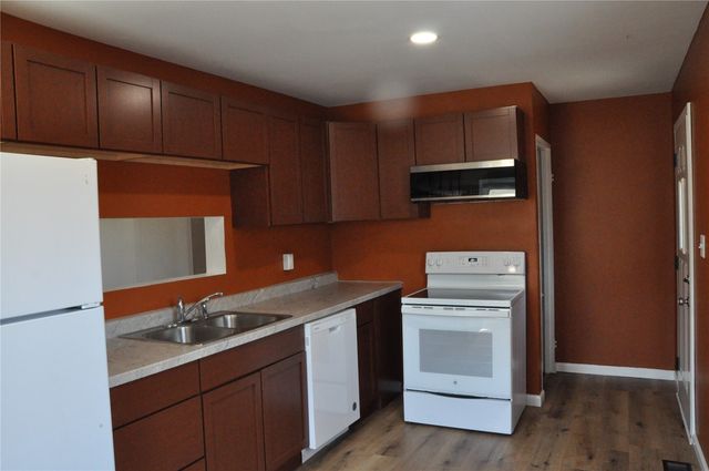 1208 38th Street SE, Cedar Rapids, IA 52403