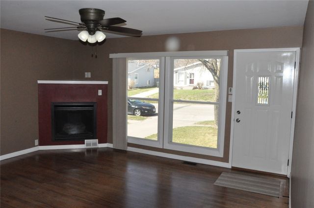 1208 38th Street SE, Cedar Rapids, IA 52403