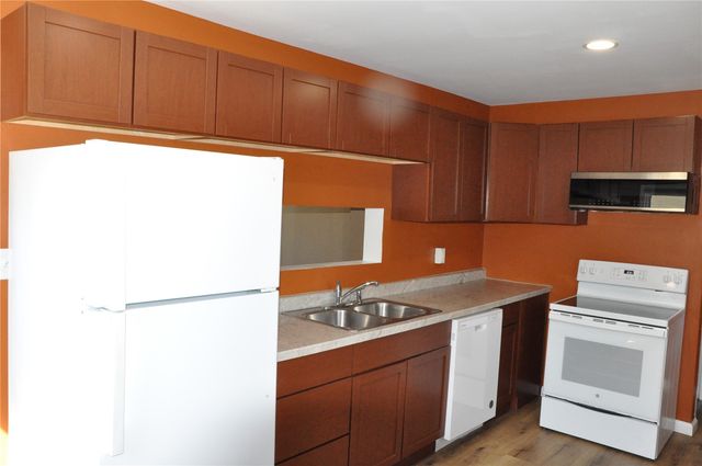 1208 38th Street SE, Cedar Rapids, IA 52403