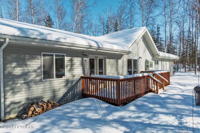 6420 W Commadore Lane, Wasilla, AK 99623