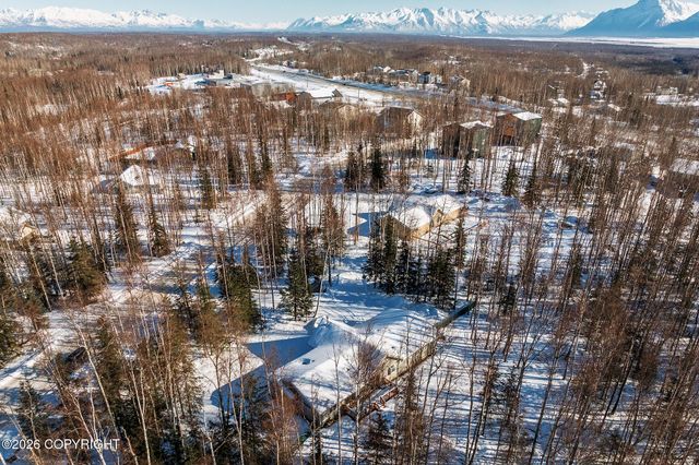 6420 W Commadore Lane, Wasilla, AK 99623