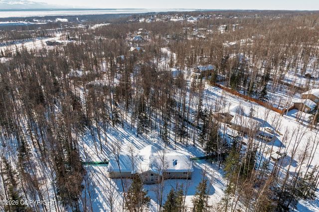 6420 W Commadore Lane, Wasilla, AK 99623