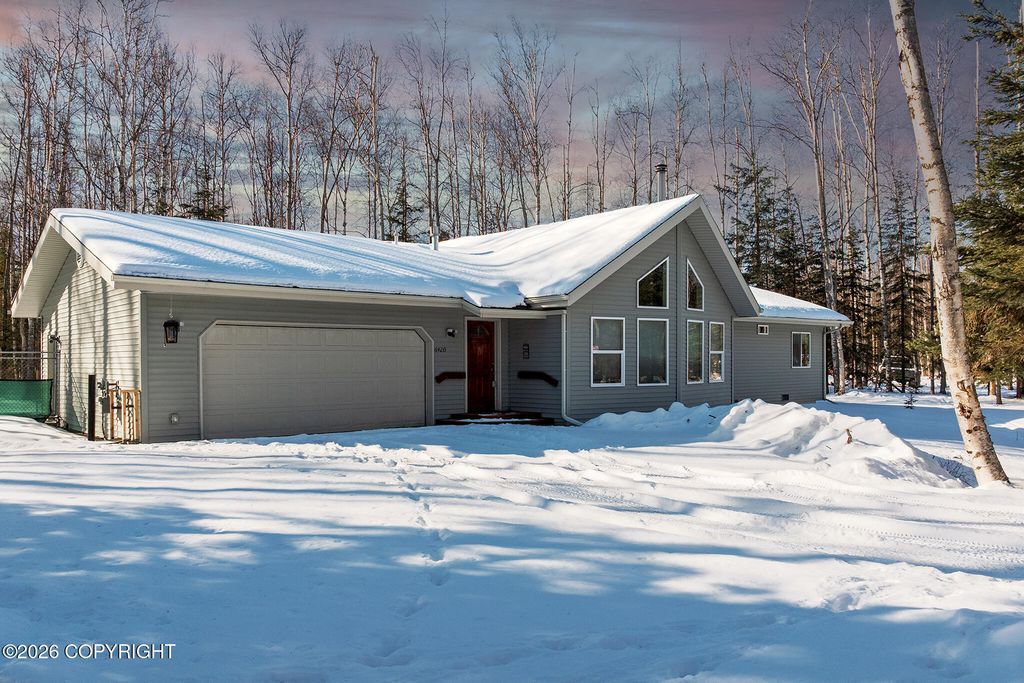 6420 W Commadore Lane, Wasilla, AK 99623