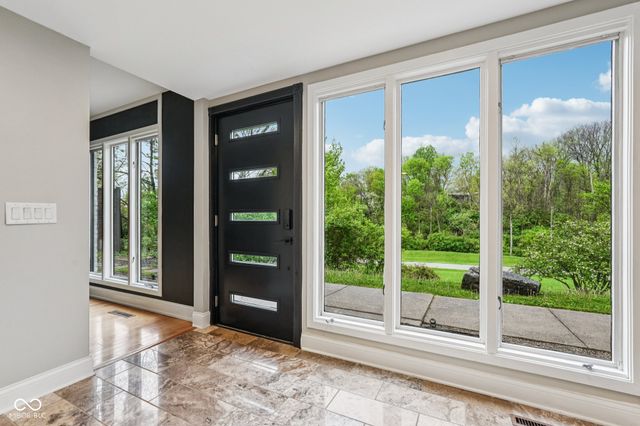 6164 Afton Crest, Indianapolis, IN 46220